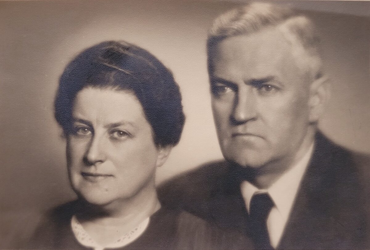 K.Vanadziņš ar sievu, 1943.g