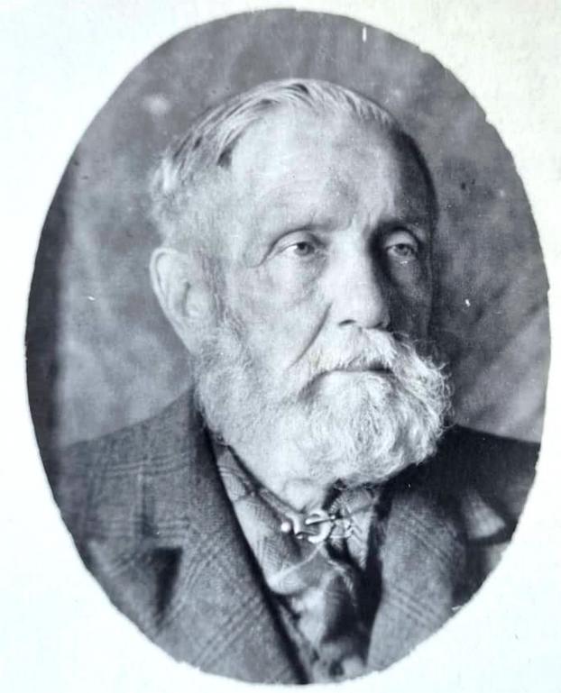 Augusts Julla