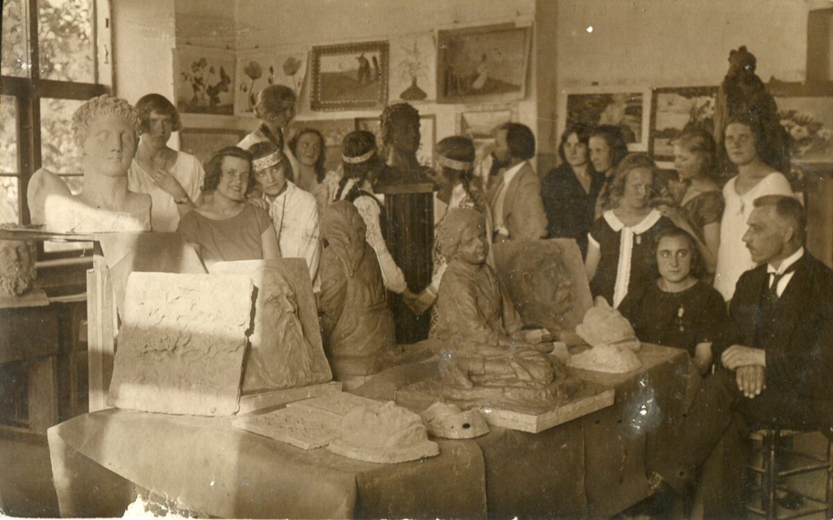 Augustus Julla with female students of the State Cēsis Craft School in the early 1920s