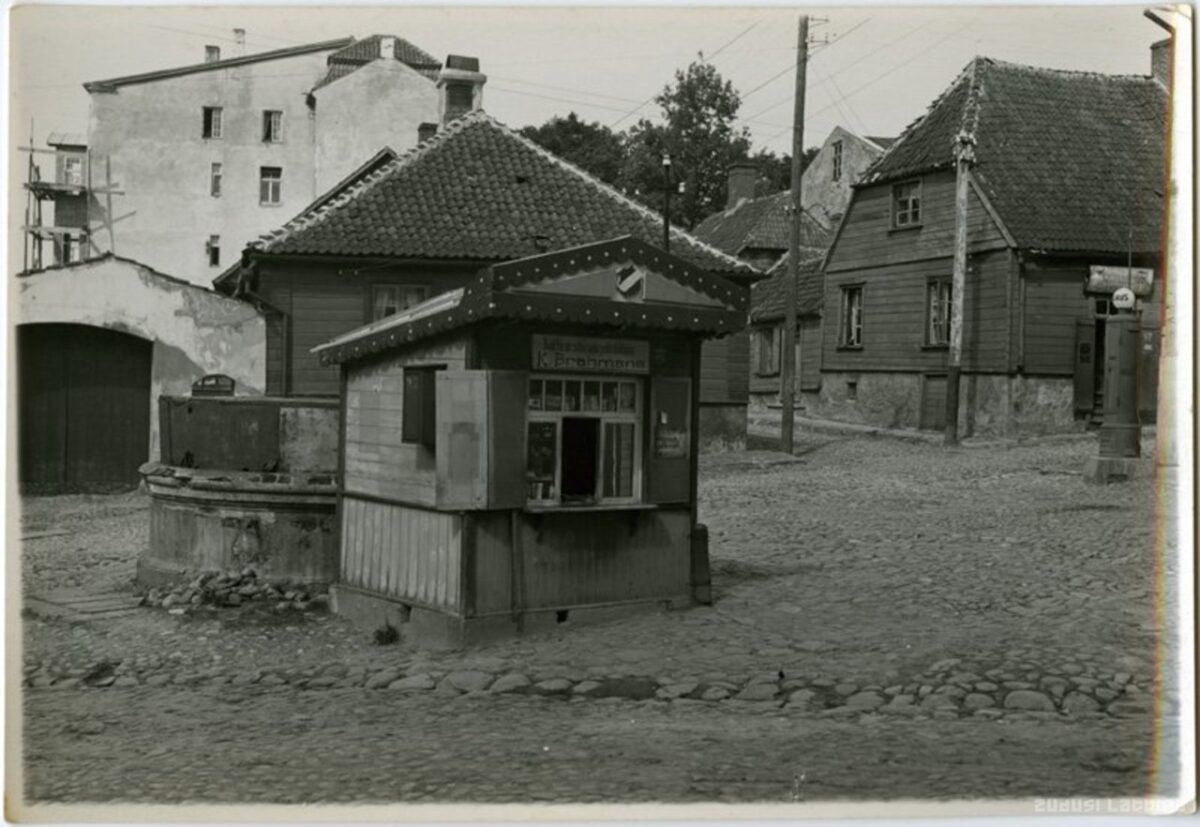 Līvu laukums, [192-] (Raimonds Zalcmanis)